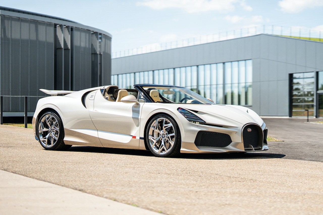 02 2606 BUGATTI-W16-Mistral-End-of-Production-1